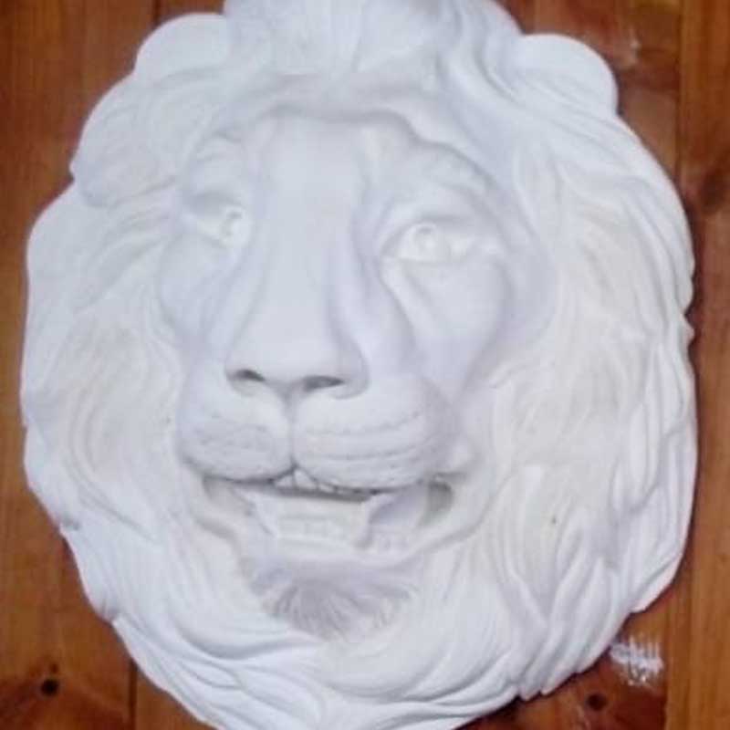 Голова льва отлита из акрилового гипса Liquidform Ceramica.
