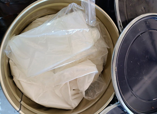 Купить оловянный силикон для форм оптом в Санкт-Петербурге.